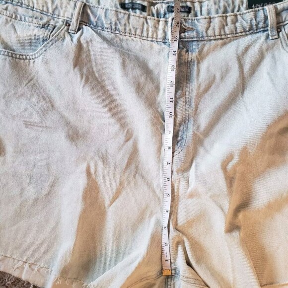 WILD FABLE Women's Plus Jean Shorts Size 30 Light Super High Rise Cut-Off NWT - Picture 6 of 12